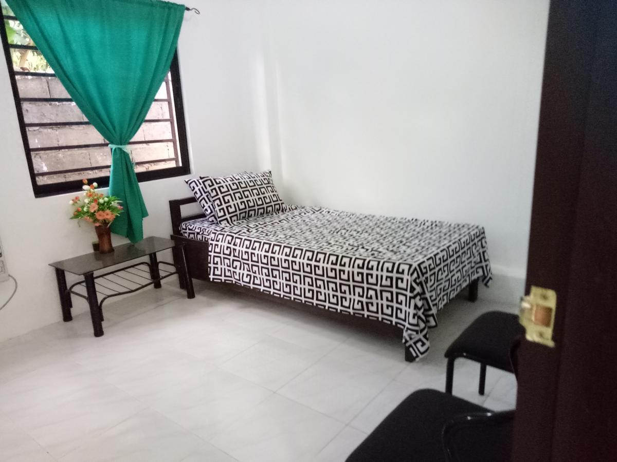 Jmp Hostel Coron Extérieur photo
